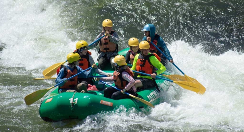 teens learning to raft